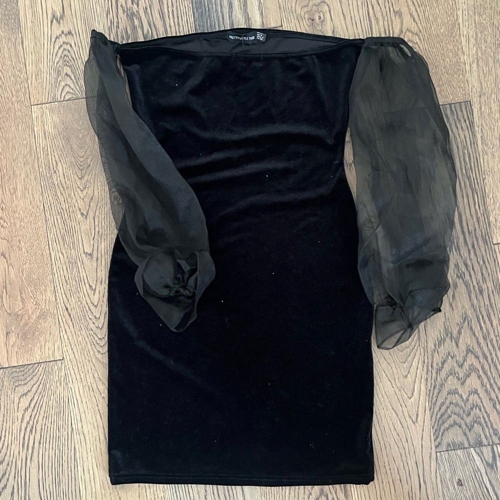 Elegant Black Dress with Sheer Balloon Sleeves